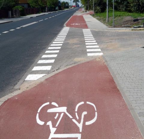 Radom. Droga rowerowa na ulicy Głównej Radom. Droga rowerowa na ulicy Głównej