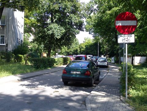 Radom. Jednokierunkowa ulica Bema dwukierunkowa dla rowerów Radom. Jednokierunkowa ulica Bema dwukierunkowa dla rowerów