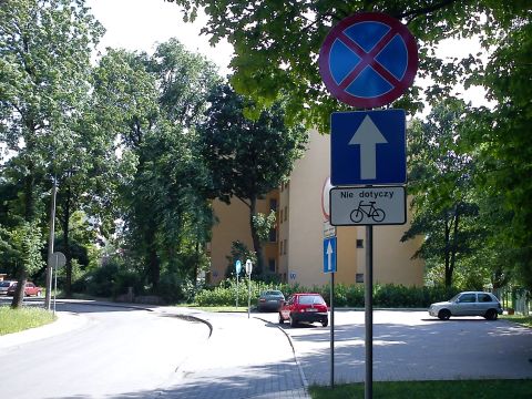 Radom. Jednokierunkowa ulica Bema dwukierunkowa dla rowerów Radom. Jednokierunkowa ulica Bema dwukierunkowa dla rowerów