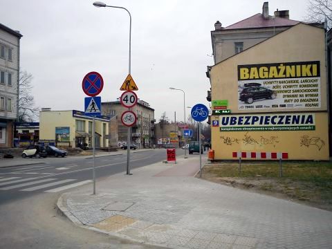 Radom. Brak wjazdu na drogę dla rowerów na ul. Kelles-Krauza Radom. Brak wjazdu na drogę dla rowerów na ul. Kelles-Krauza