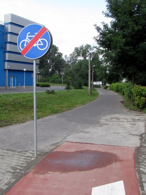 Radom. Droga rowerowa na ul. Dowkonta Radom. Droga rowerowa na ul. Dowkonta