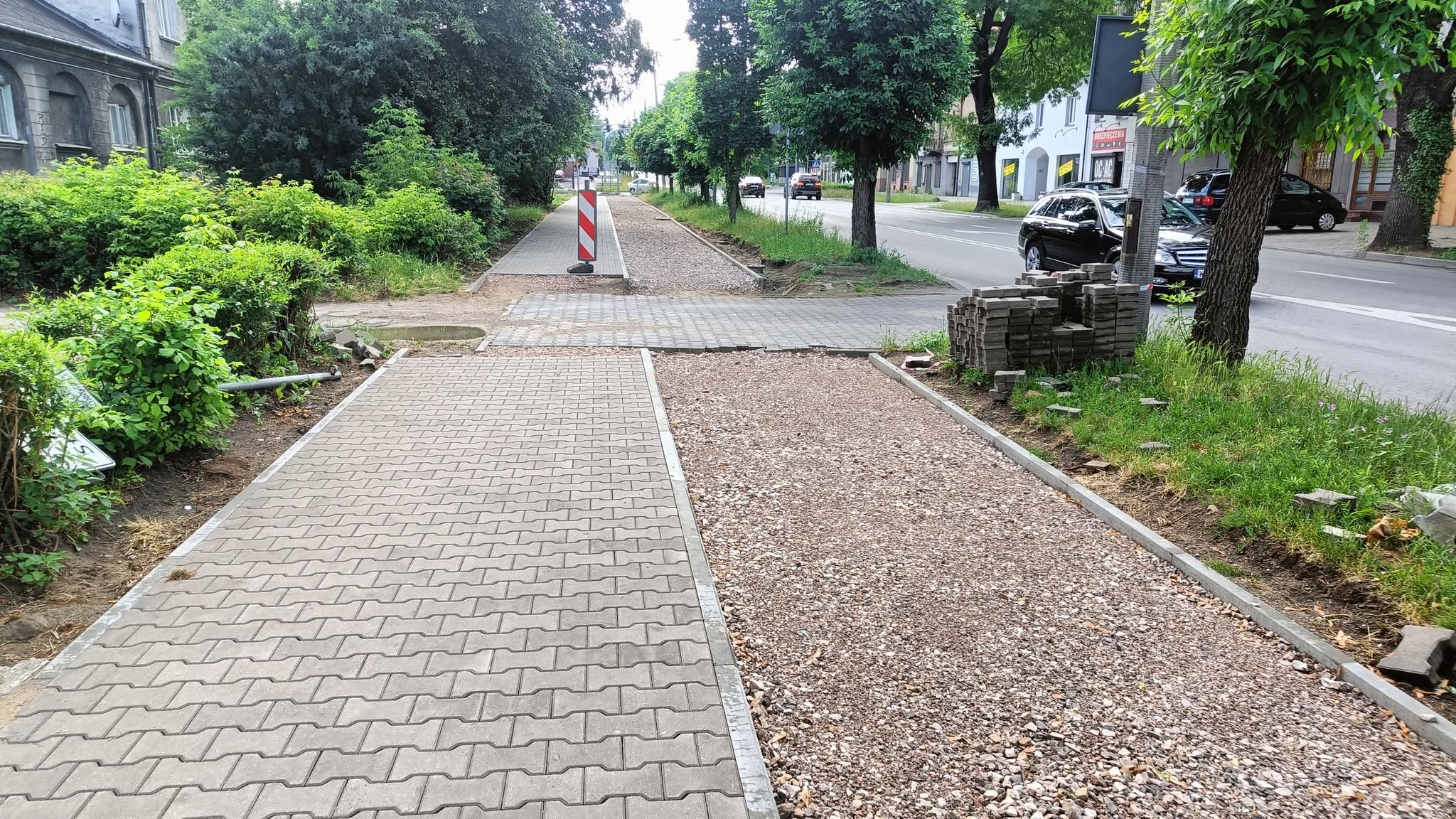 Budowa ścieżki rowerowej. Przesunięty przystanek