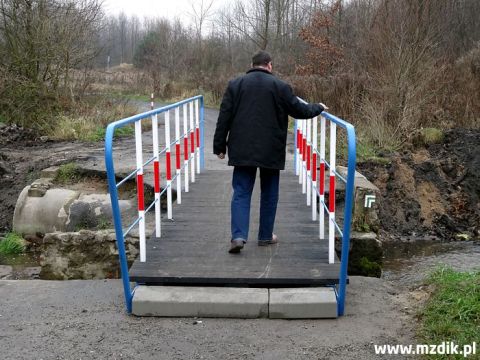 Radom. Kładka na ul. Owalnej. Radom. Kładka na ul. Owalnej.