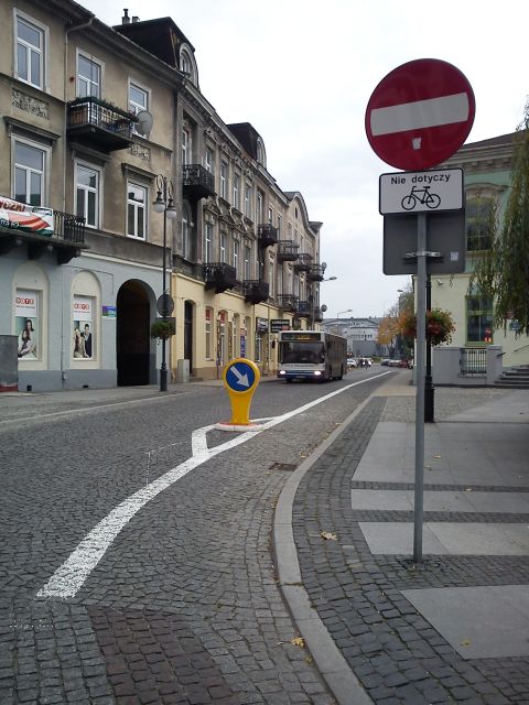 Radom. Kontrapas rowerowy na ul. Traugutta