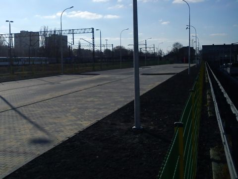 Radom. Parking przydworcowy i stojaki 200 metrów od wejście