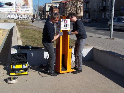 Radom. Pierwsza publiczna stacja naprawy rowerów IBOMBO. Fundator: Vis a vis, ul. Chrobrego