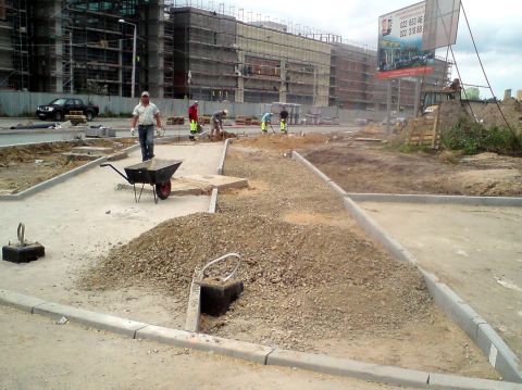 Radom. Budowa drogi rowerowej na ulicy Chrobrego