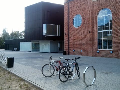 Radom. entrum Sztuki Współczesnej "Elektrownia" Stojaki rowerowe, bike rack Radom. entrum Sztuki Współczesnej "Elektrownia" Stojaki rowerowe, bike rack