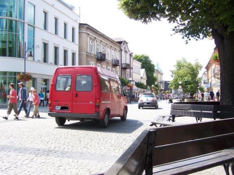 Radom. Samochody na deptaku