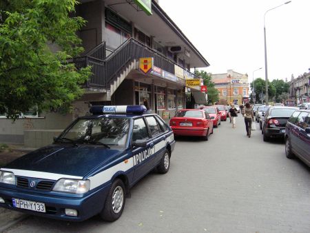 Radom. Parkowanie na chodniku