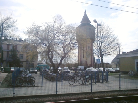 Dęblin. PArking rowerowy przy stacji kolejowej