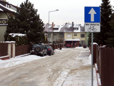 Radom. Ulica Urodzajne dwukierunkowa dla rowerzystów, T-22 Radom. Ulica Urodzajne dwukierunkowa dla rowerzystów, T-22