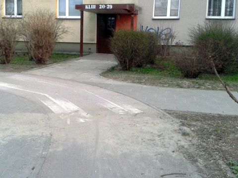Radom. Piach na drodze dla rowerów Radom. Piach na drodze dla rowerów