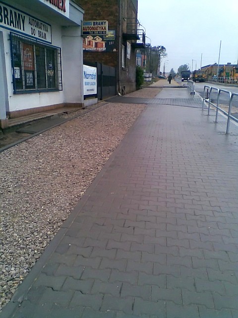 Radom, budowa drogi rowerowej w okolicach skrzyżowania z ul. Młodzianowską
