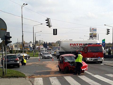 Radom. Wypadek na skrzyżowaniu Wernera / Mireckiego / Szarych Szeregów Radom. Wypadek na skrzyżowaniu Wernera / Mireckiego / Szarych Szeregów