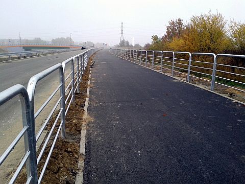 Radom. Bariery przeciwpiechotne przy obwodnicy południowej Radom. Bariery przeciwpiechotne przy obwodnicy południowej