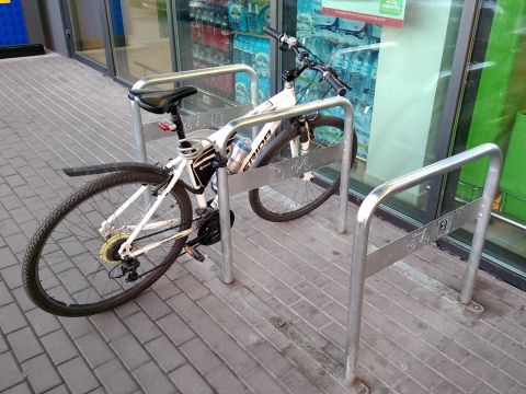 Radom, Stokrotka ul. Limanowskiego, stojaki rowerowe Radom, Stokrotka ul. Limanowskiego, stojaki rowerowe