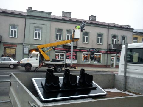 Radom. Montaż sygnalizacji dla pieszych na ul. Słowackiego Radom. Montaż sygnalizacji dla pieszych na ul. Słowackiego