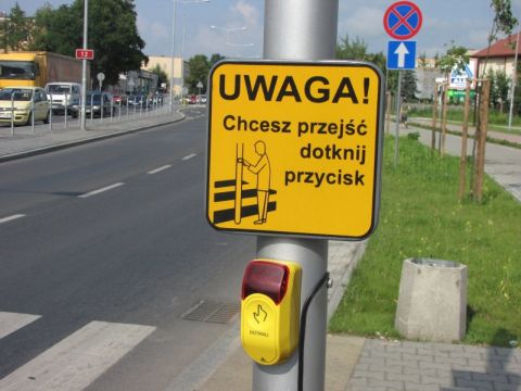 Radom. Tabliczki przy przejeździe rowerowym Radom. Tabliczki przy przejeździe rowerowym