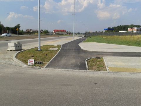 Radom. Ul. Mieszka I budowa asfaltowej drogi rowerowej Radom. Ul. Mieszka I budowa asfaltowej drogi rowerowej