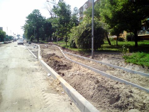 Radom. Ulica Główna, budowa drogi dla rowerów Radom. Ulica Główna, budowa drogi dla rowerów