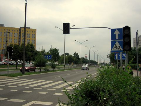 Radom. Al. Grzecznarowskiego, przejście dla pieszych i przejazd dla rowerzystów Radom. Al. Grzecznarowskiego, przejście dla pieszych i przejazd dla rowerzystów