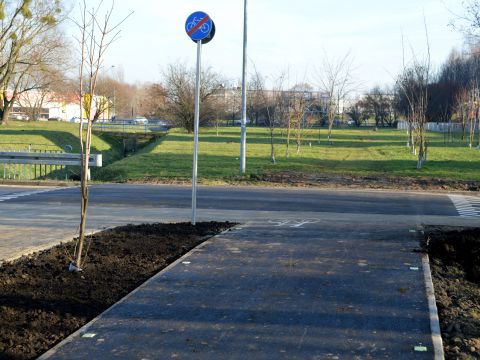Radom. Droga dla rowerów na Ustroniu Radom. Droga dla rowerów na Ustroniu