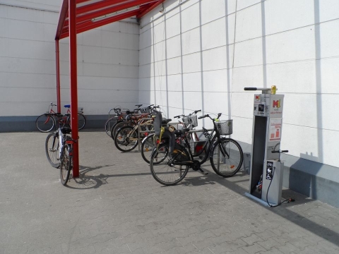 Radom, Centrum handlowe M1, al. Grzecznarowskiego 28