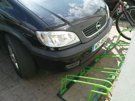 Radom. Stojak przed Stokrotką