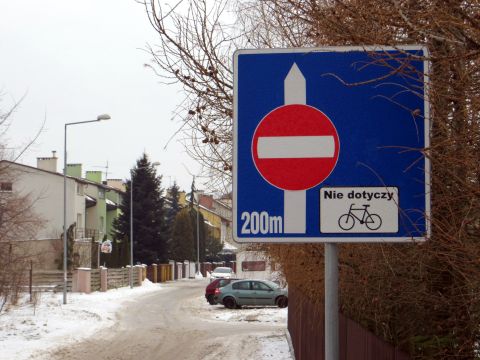 Radom. Ulica Urodzajne dwukierunkowa dla rowerzystów, T-22 Radom. Ulica Urodzajne dwukierunkowa dla rowerzystów, T-22