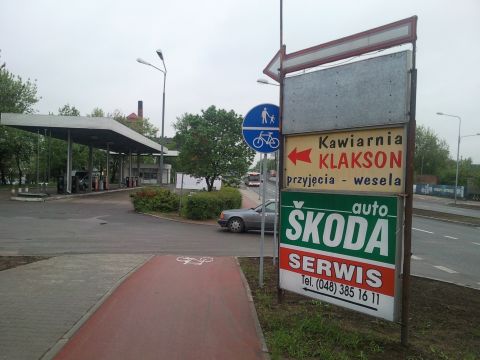 Radom. Ul. Warszawska, fuszerki na drodze rowerowej