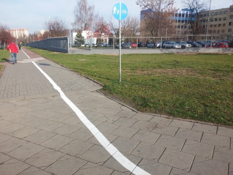 Radom. Skrzyżowanie wokoł sklepu Aldik Radom. Skrzyżowanie wokoł sklepu Aldik