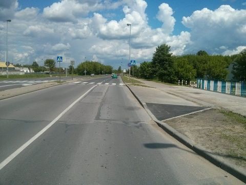 Radom. Wjazd na ciąg pieszo-rowerowy